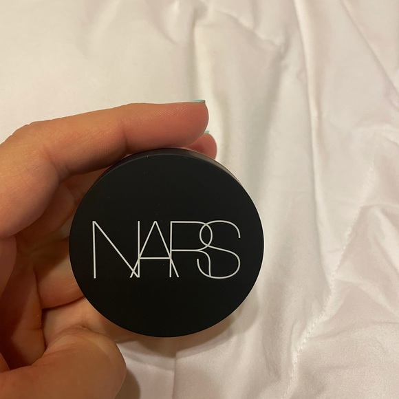 NARS illuminating loose power - Picture 6 of 6